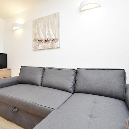 Apartment Palcic Primosten Exterior photo