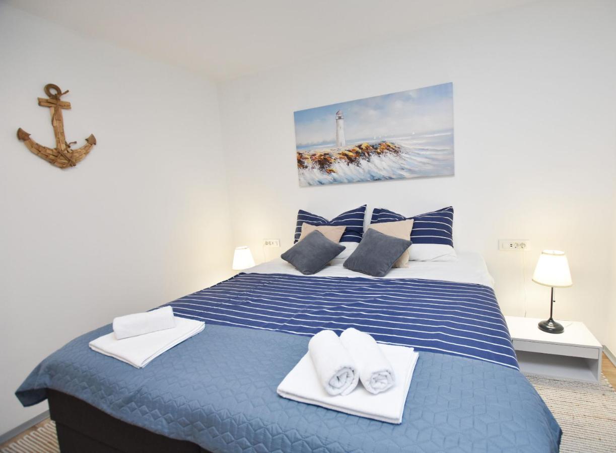 Apartment Palcic Primosten Exterior photo