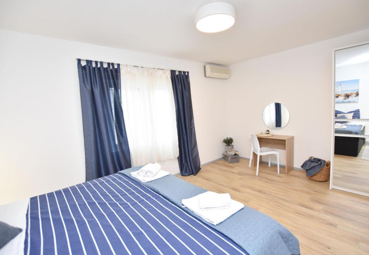 Apartment Palcic Primosten Exterior photo